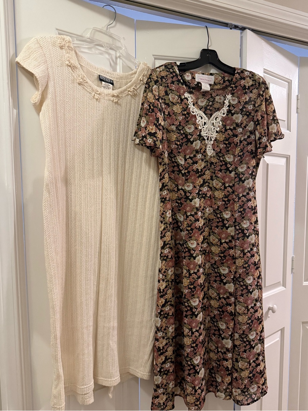 Floral Puff-Sleeve Dress (10P) and cream knit dress (L)